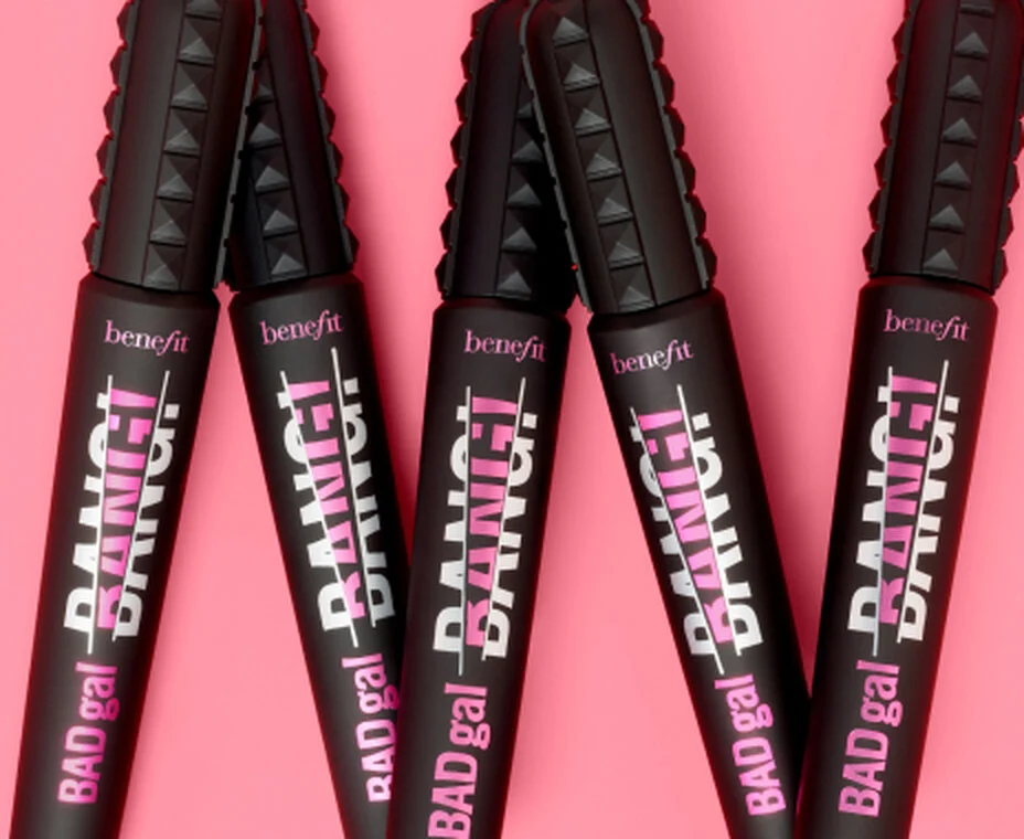 Benefit BADgal BANG mascara on a pink background